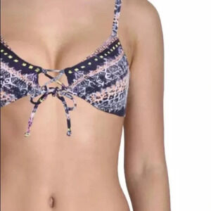 Bikini lab top